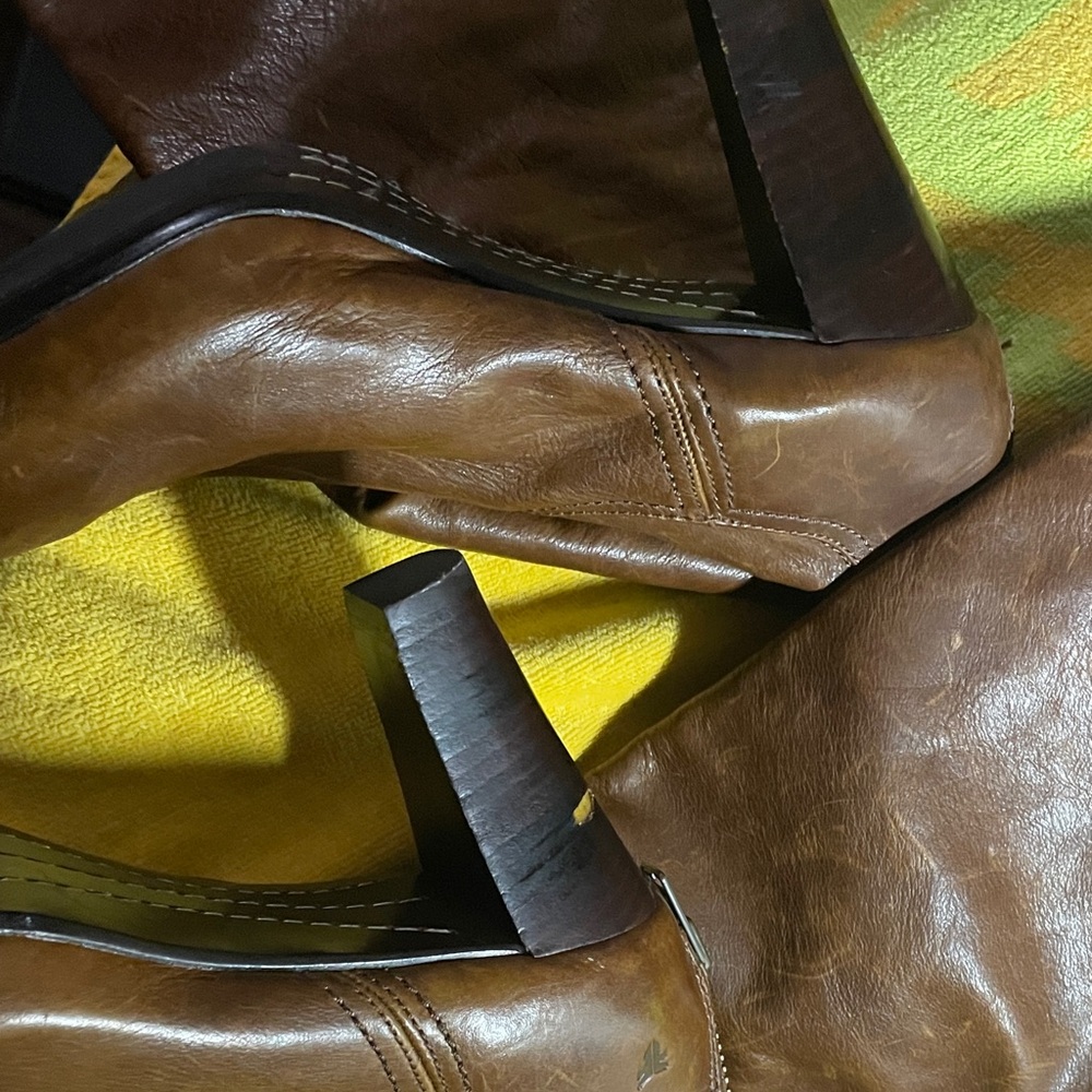 FRYE AND CO. Tan Heeled Boots extended calf - Picture 4 of 9